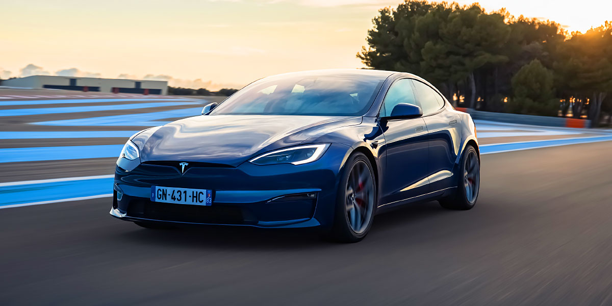 Tesla Model S 90 kWh Video Overview