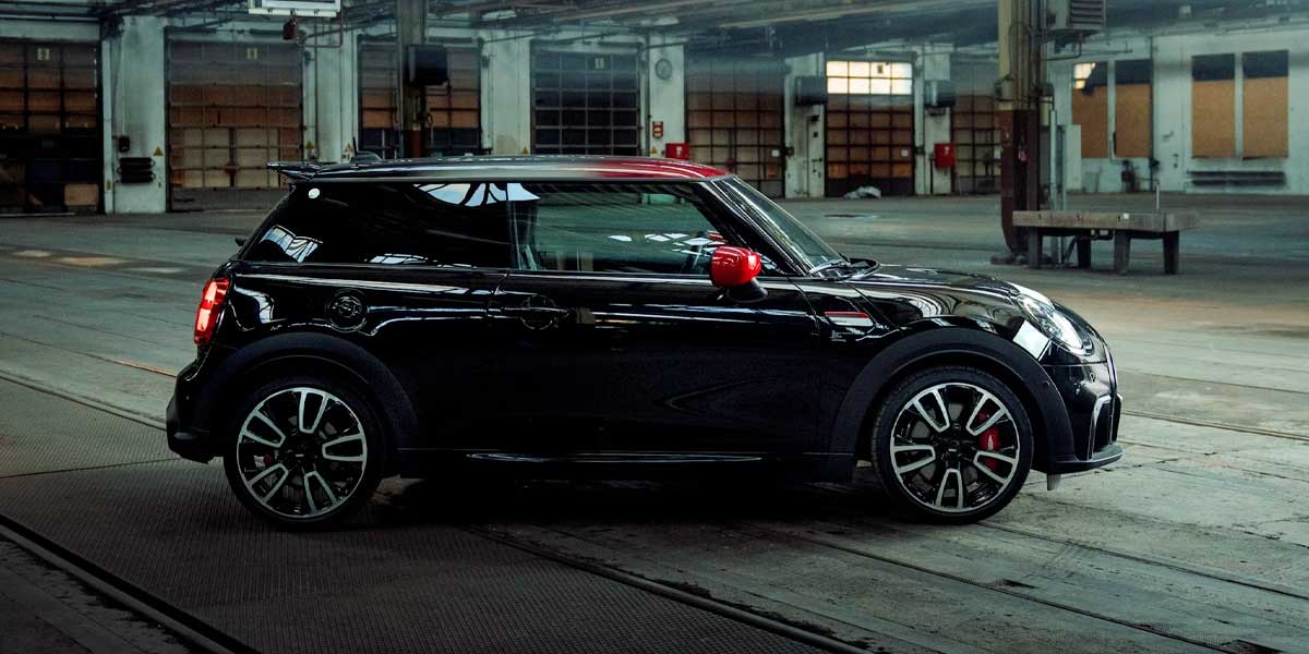 MINI Cooper JCW E exterior