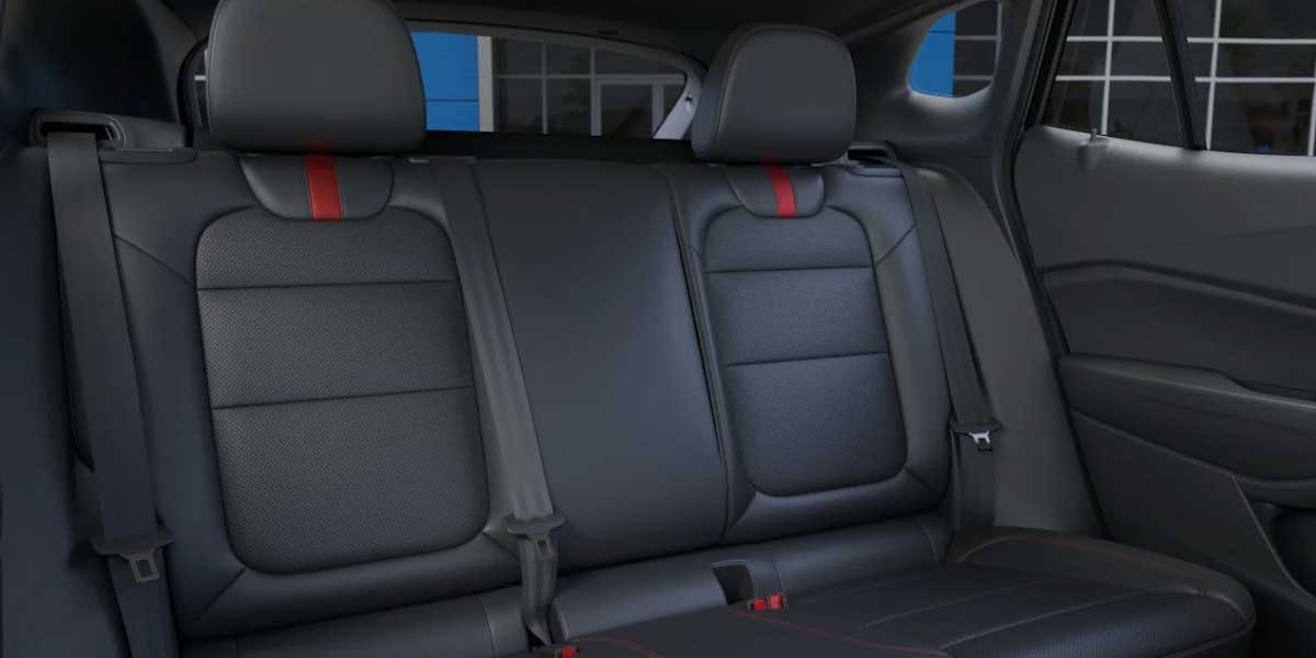 Chevrolet Equinox 2RS interior 1