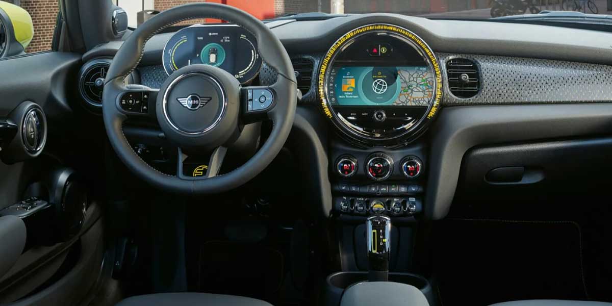 Mini Cooper SE 2023 interior